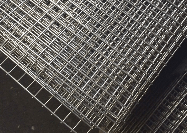Stainless steel welded mesh
